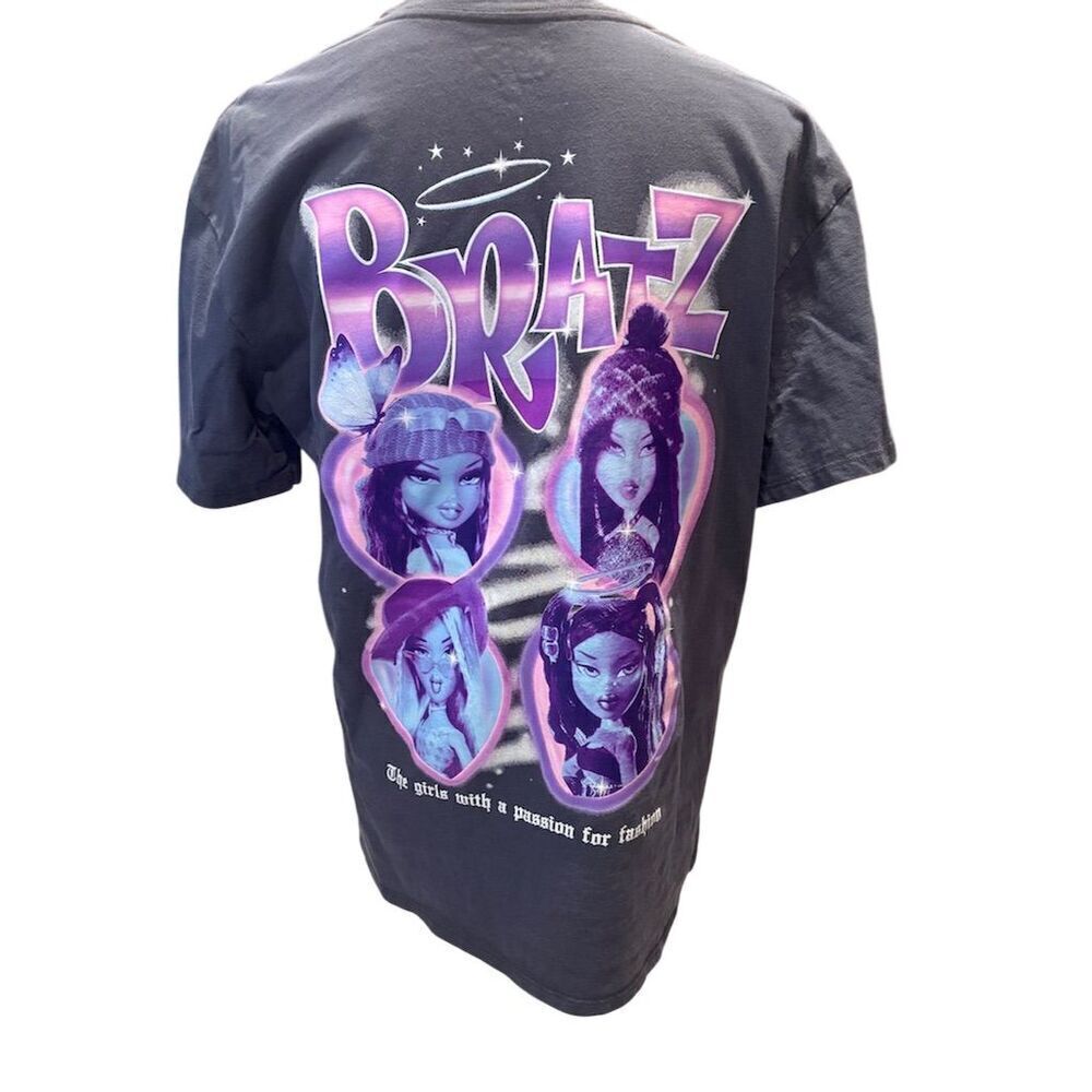 Bratz Women's Graphic T-Shirt Gray & Pink XL Standard Casual Top Y2K - Picture 6 of 6